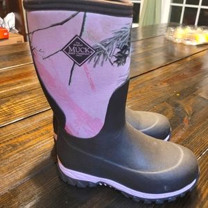 Muck Boots Kids Pink Camo/Brown Size 4
